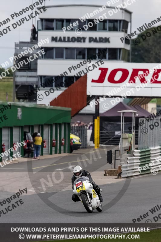 Vintage motorcycle club;eventdigitalimages;mallory park;mallory park trackday photographs;no limits trackdays;peter wileman photography;trackday digital images;trackday photos;vmcc festival 1000 bikes photographs